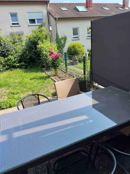Reiheneckhaus Mit Garten Und Terasse Tettnang Exteriör bild