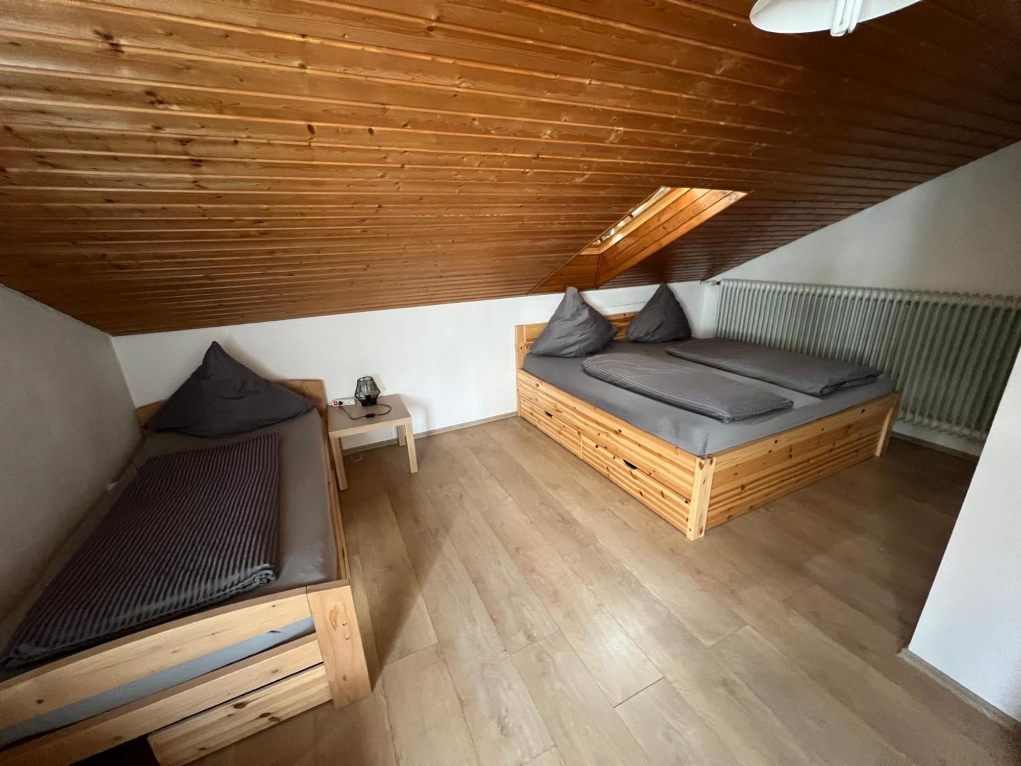 Reiheneckhaus Mit Garten Und Terasse Tettnang Exteriör bild